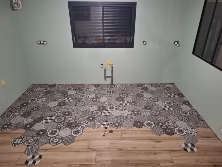 Pose de carrelage intérieur vers Bourganeuf, Guéret, Furlan Maçonnerie